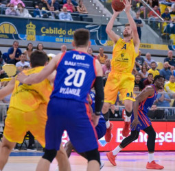 El Dreamland Gran Canaria firma una importante victoria (66-63)
