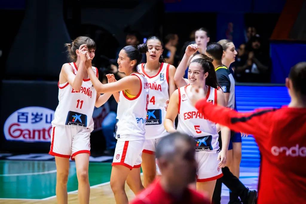 Plácido debut de España en la Copa del Mundo de México, 99-29