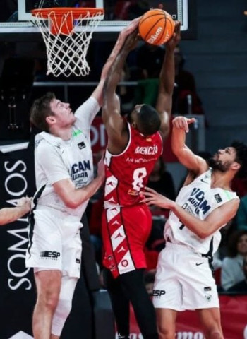 UCAM Murcia se impone en Zaragoza y mira decididamente hacia arriba (79-88)