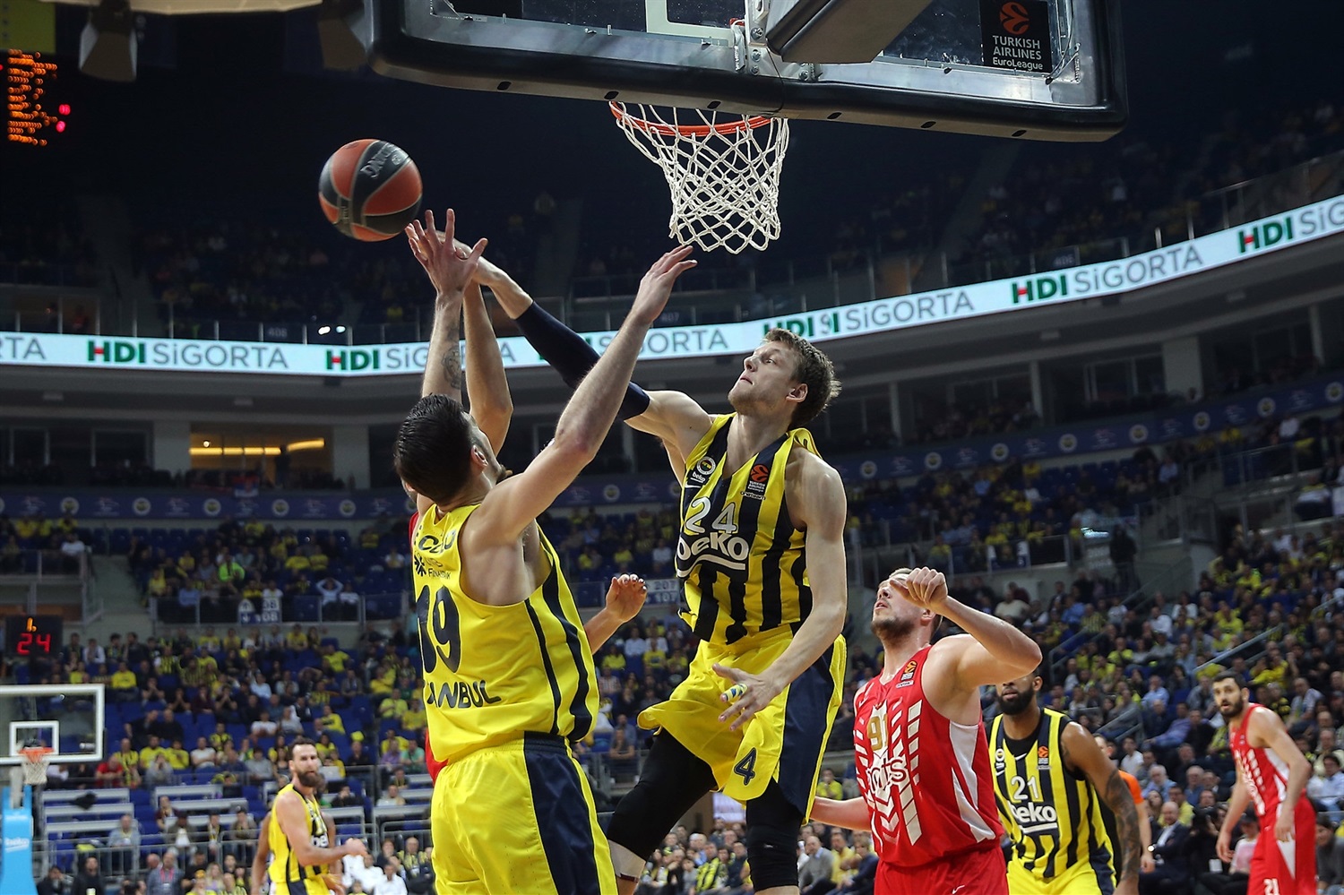 Jan Vesely apunta de nuevo a la NBA
