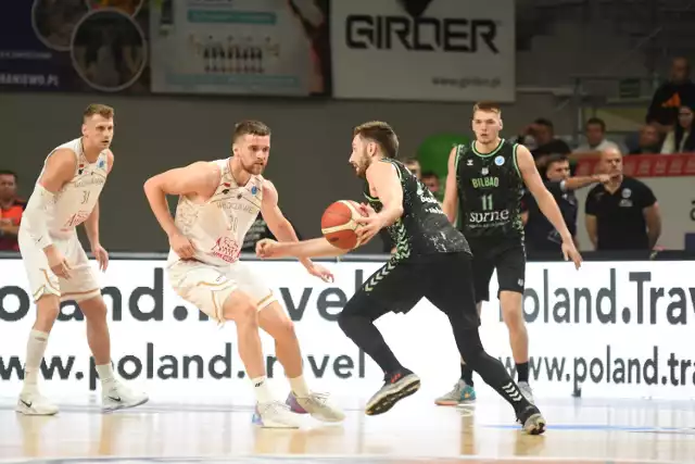 El Surne Bilbao se impone al Wloclawec polaco y deja casi sellado el pase a octavos, 76-71