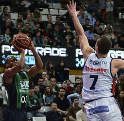 Victoria sufrida del FIATC Joventut ante el Rio Natura Monbus, Suton clave (74-71)