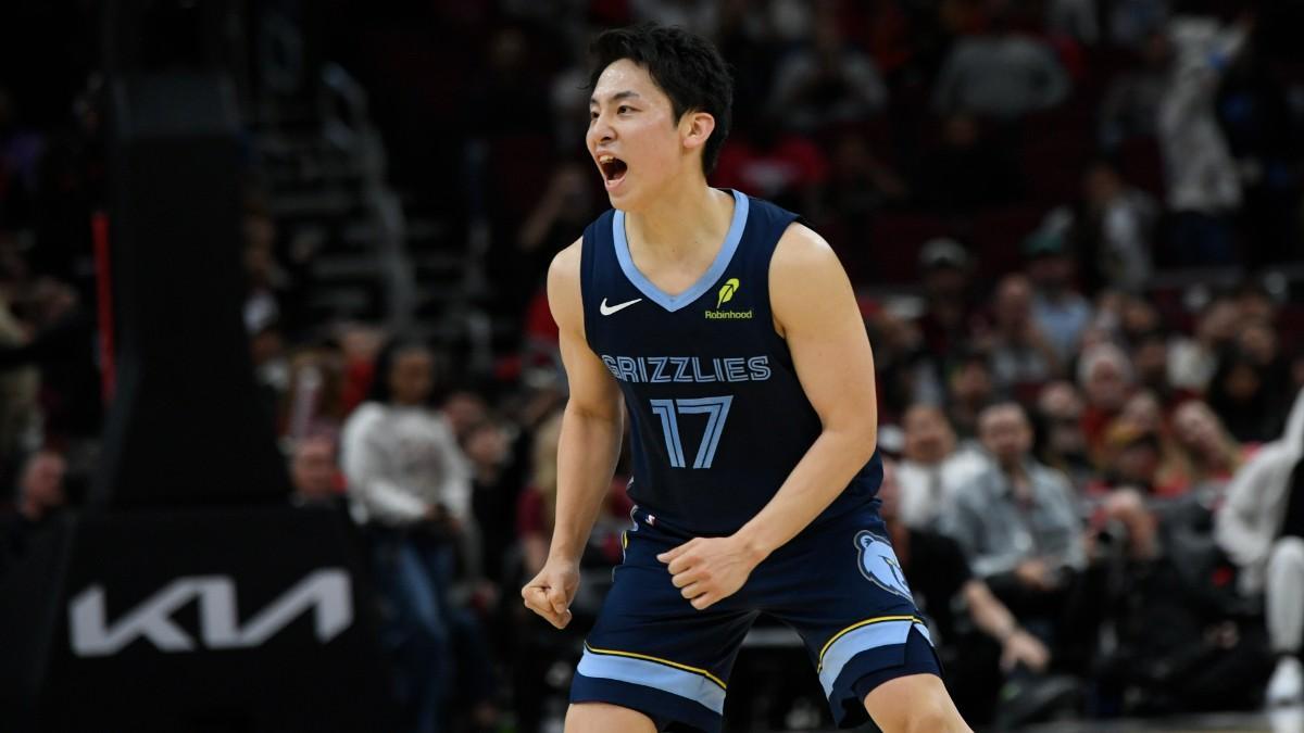 Yuki Kawamura se hace un sitio en los Memphis Grizzlies