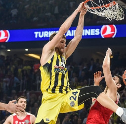 Jan Vesely quiere seguir en el Fenerbahce Dogus