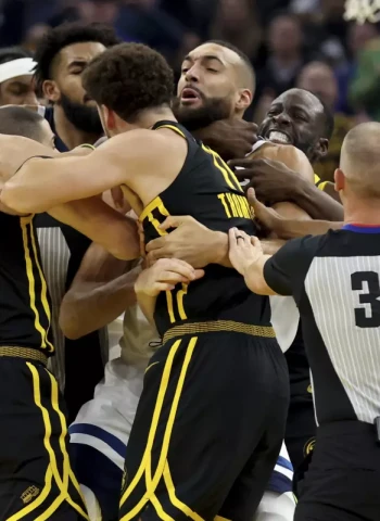 Tras una dura batalla los Wolves vencen a los Warriors