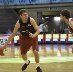 Aris Salónica, opción de cesión para Vezenkov
