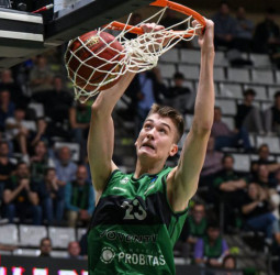 Michael Ruzic se inscribirá en el próximo D.raft NBA