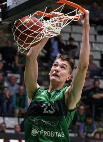 Michael Ruzic se inscribirá en el próximo D.raft NBA
