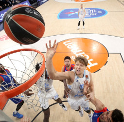 El Zenit quiere seguir dominando al Efes