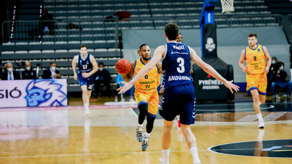 El Herbalife Gran Canaria sobrevive en Andorra (74-79)