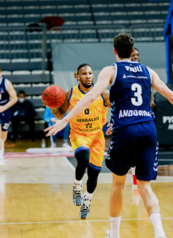 El Herbalife Gran Canaria sobrevive en Andorra (74-79)