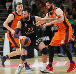 Valencia Basket vuelve a la senda de la derrota ante un Fenerbahçe que supo mantener las diferencias (67-80)