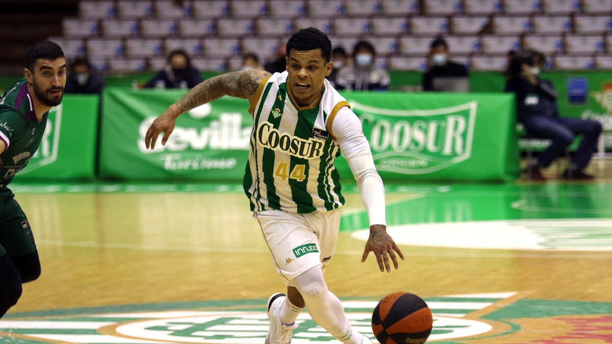 El Coosur Betis amarga el debut de Katsikaris en Unicaja (78-75)