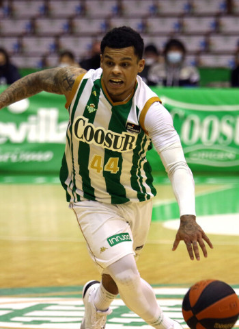 El Coosur Betis amarga el debut de Katsikaris en Unicaja (78-75)