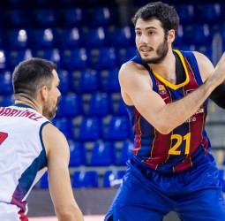 El BAXI Manresa planta cara al Barça en la semifinal de la Liga Catalana (92-82)