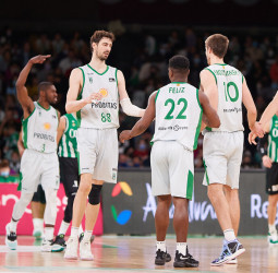 Exhibición colectiva del Joventut para ganar en Sevilla (66-77)