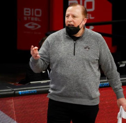 Tom Thibodeau, entrenador del Año en la NBA