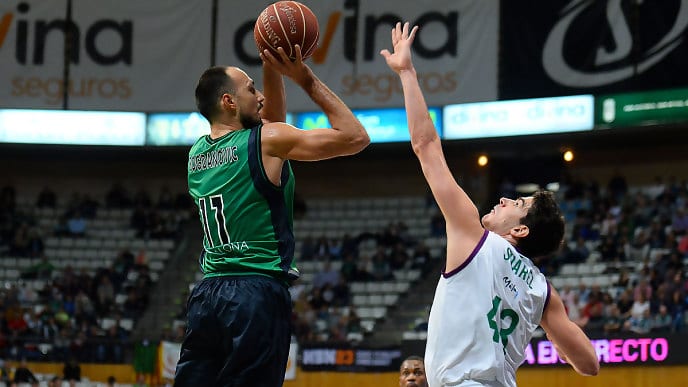 Primera victoria del Joventut en el Olímpic, trabajada y necesaria (82-79)