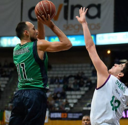 Primera victoria del Joventut en el Olímpic, trabajada y necesaria (82-79)