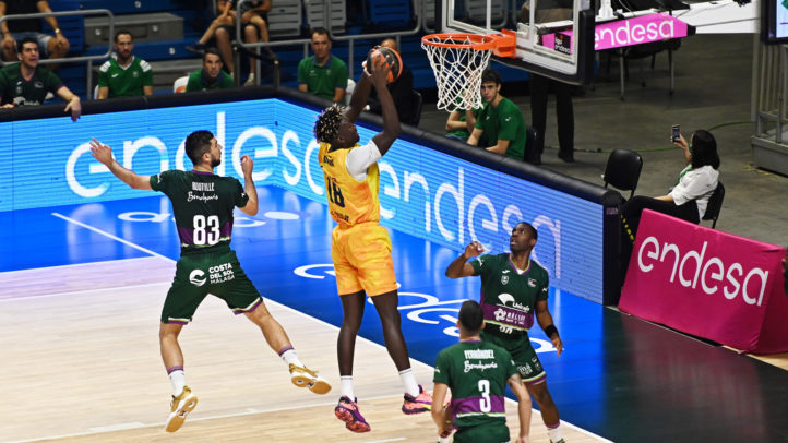 El Gran Canaria busca seguir mirando al Playoff ante Unicaja