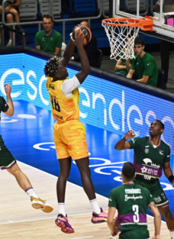 El Gran Canaria busca seguir mirando al Playoff ante Unicaja