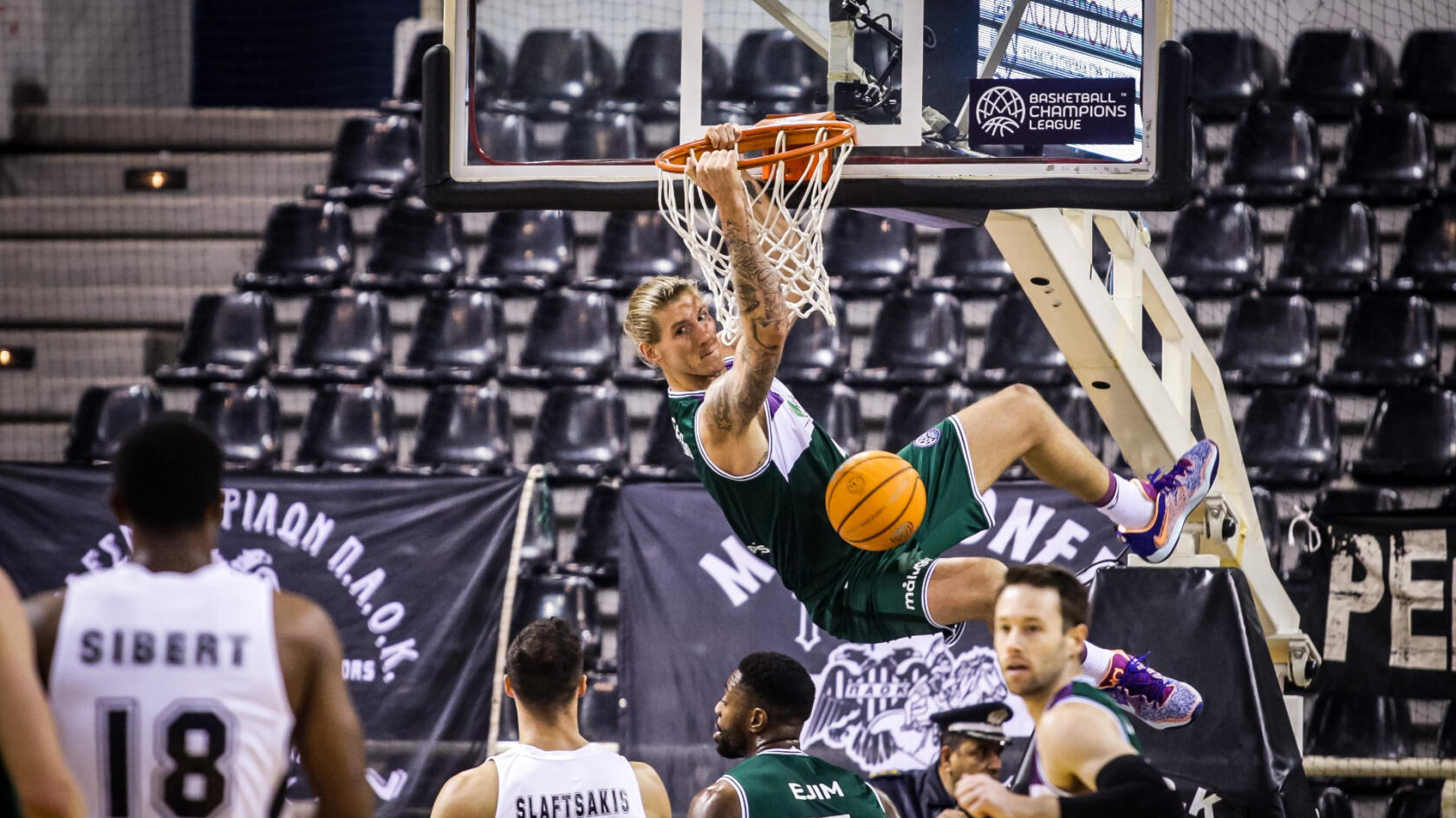 Sufrida victoria en Salónica para continuar imbatidos en la BCL (85-88)