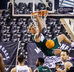 Sufrida victoria en Salónica para continuar imbatidos en la BCL (85-88)