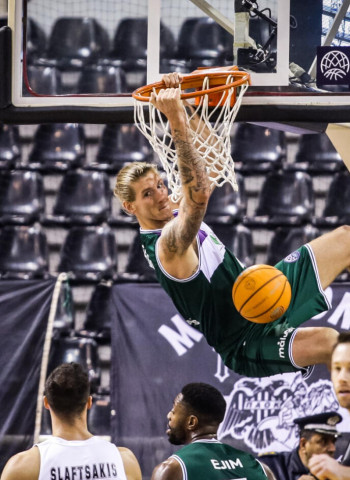 Sufrida victoria en Salónica para continuar imbatidos en la BCL (85-88)