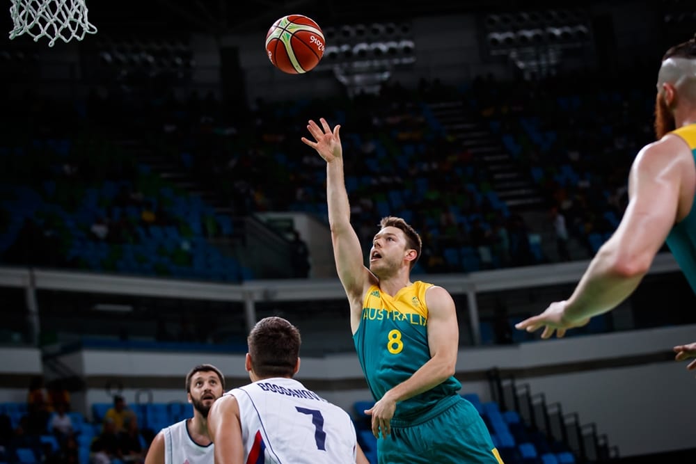 Australia muestra sus credenciales ante Serbia (95-80)