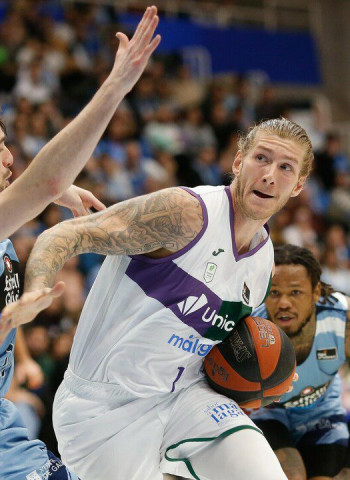 El Unicaja ejerce presión por el liderato tras su victoria en Lugo, 65-76