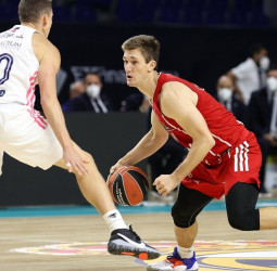 TJ Bray llega al Casademont Zaragoza y DJ Seeley se marcha al Bayern