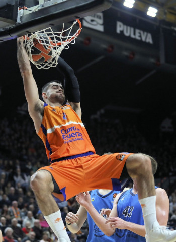 Doornekamp remata y prende la mecha de la octava (82-71)
