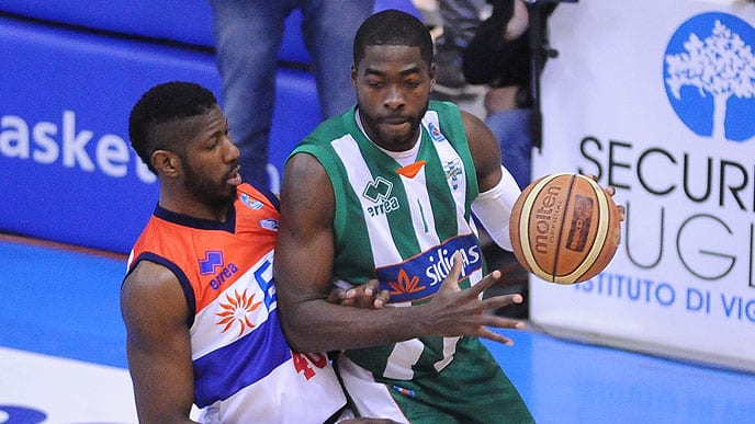 Oderah Anosike refuerza la pintura del Real Betis Energía Plus