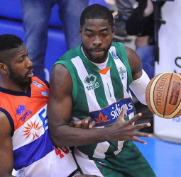 Oderah Anosike refuerza la pintura del Real Betis Energía Plus