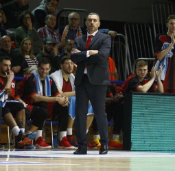 Cuspinera: “En los malos momentos es cuando más en equipo hay que jugar”