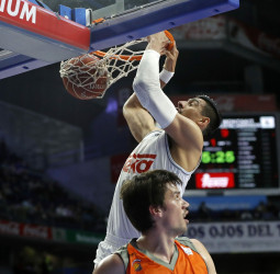 El Real Madrid vence al Fuenlabrada en un partido de récords (129-81)