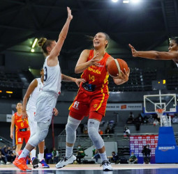 España continúa madurando su juego en su segundo test ante Francia (72-45)