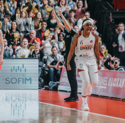 El Baxi Ferrol toca el cielo europeo, el título se lo lleva el Villeneuve, 84-70