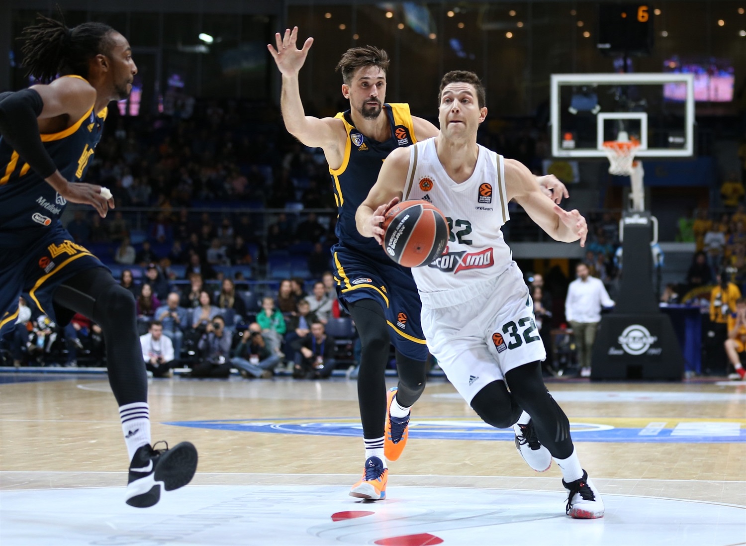 Jimmer Fredette, el sueño del Estrella Roja?
