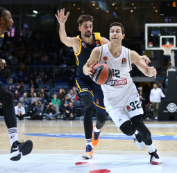 Jimmer Fredette, el sueño del Estrella Roja?