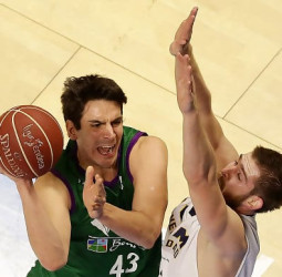 El Unicaja viaja a Murcia con opciones de ser cabeza de serie