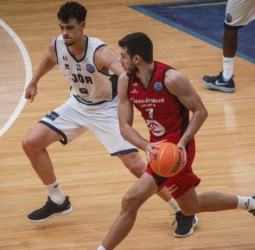 El Casademont Zaragoza reacciona tarde y pierde el bronce de la Champions (70-65)