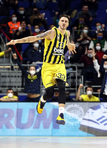 El Fenerbahce ruge en la segunda parte para vencer al Olympiacos (94-80)