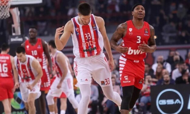 Filip Petrusev apunta a los Philadelphia Sixers