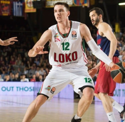 El Lokomotiv ficha a Ivlev y mantiene un año más a Janning