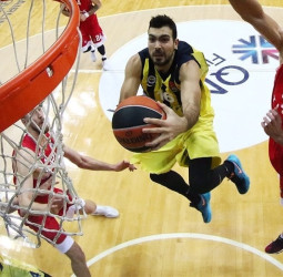 Fenerbahce le ofrece la renovación a Sloukas