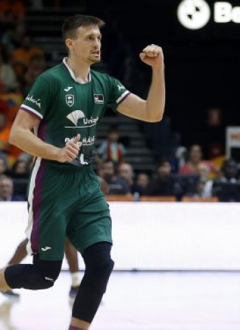 Unicaja Málaga y Movistar Estudiantes negocian la cesión de Aleksa Avramovic