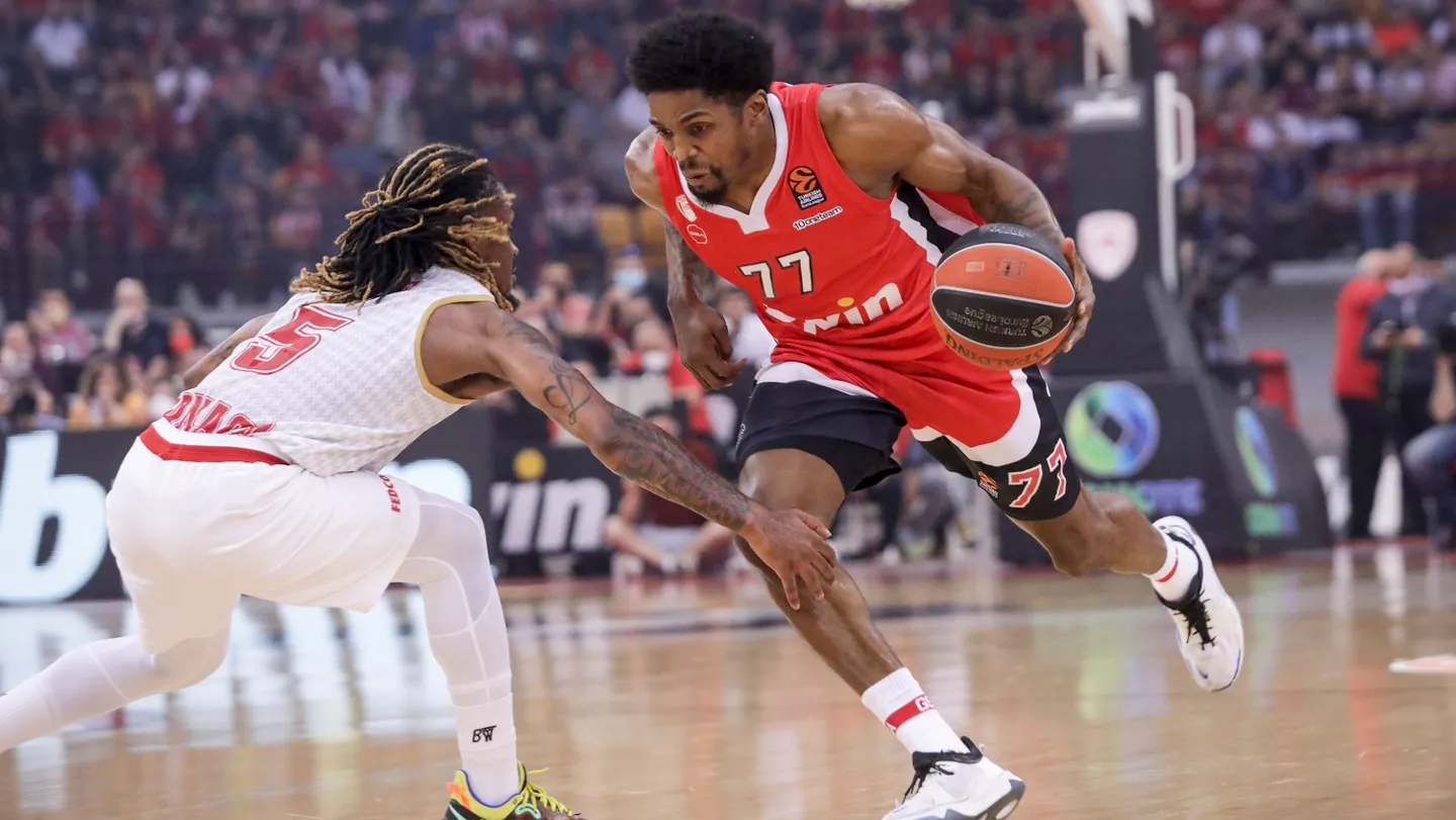 [3-2] La locura se desata en El Pireo (94-88)