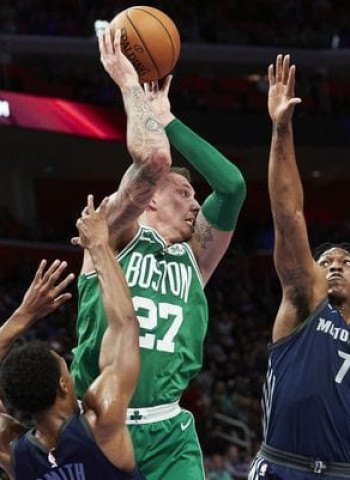 Hornets supera a Wizards, Theis hace ganar a los Celtics y Sabonis lidera a los Pacers