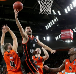 Valencia Basket; Solidez, victoria y clasificados para el Top16 (60-86)